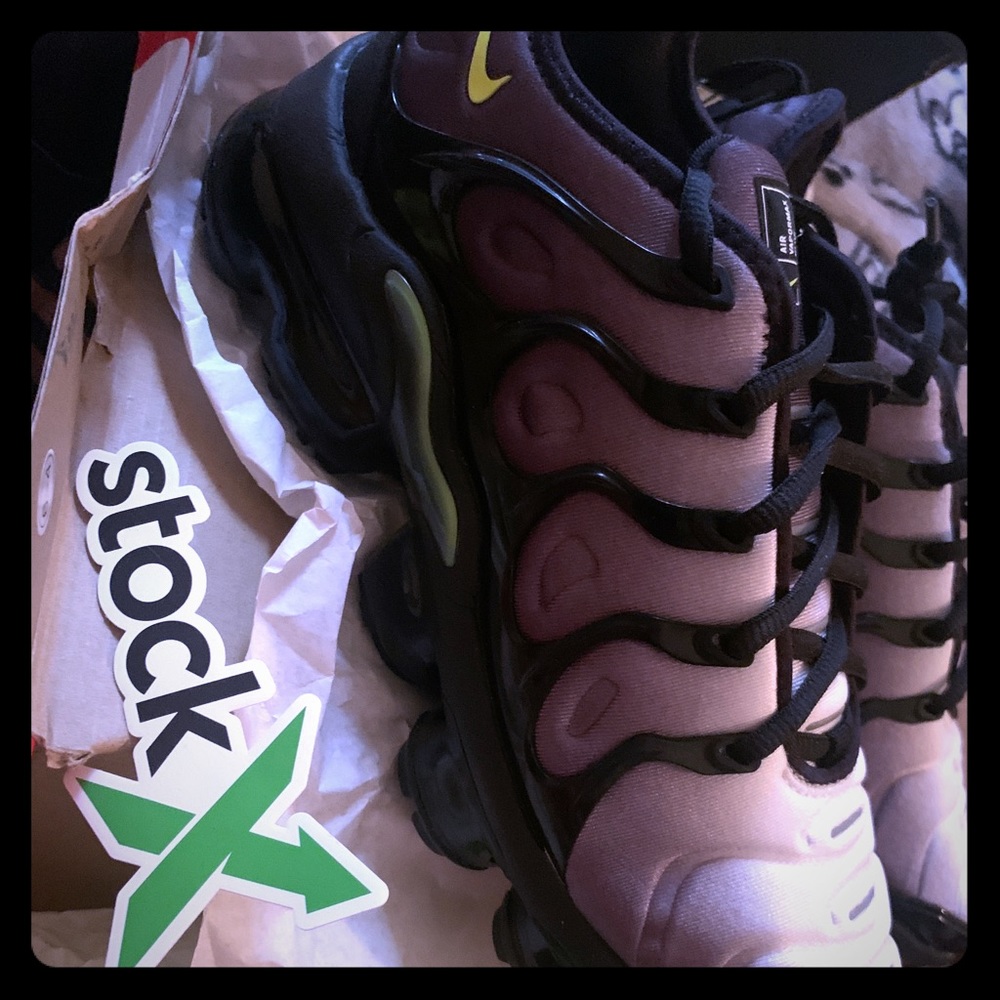 Air vapor max plus Black / volt-white size 6.5